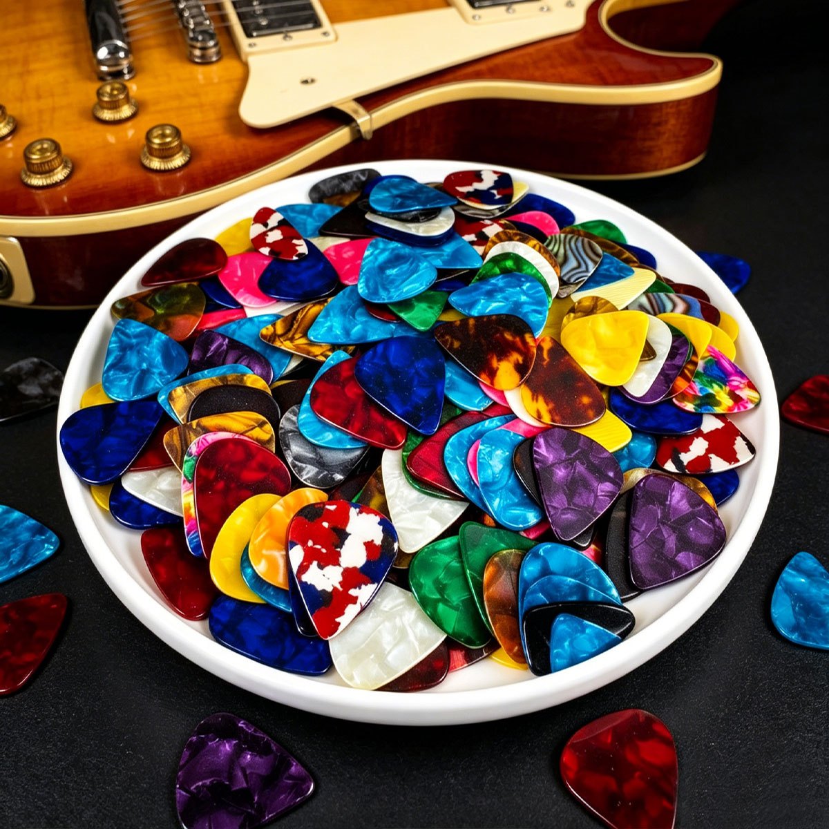 81個入り 0.46mm セルロイド製ギターピック、標準ピッ - Musical Instrument Mandolin のレビューと価格