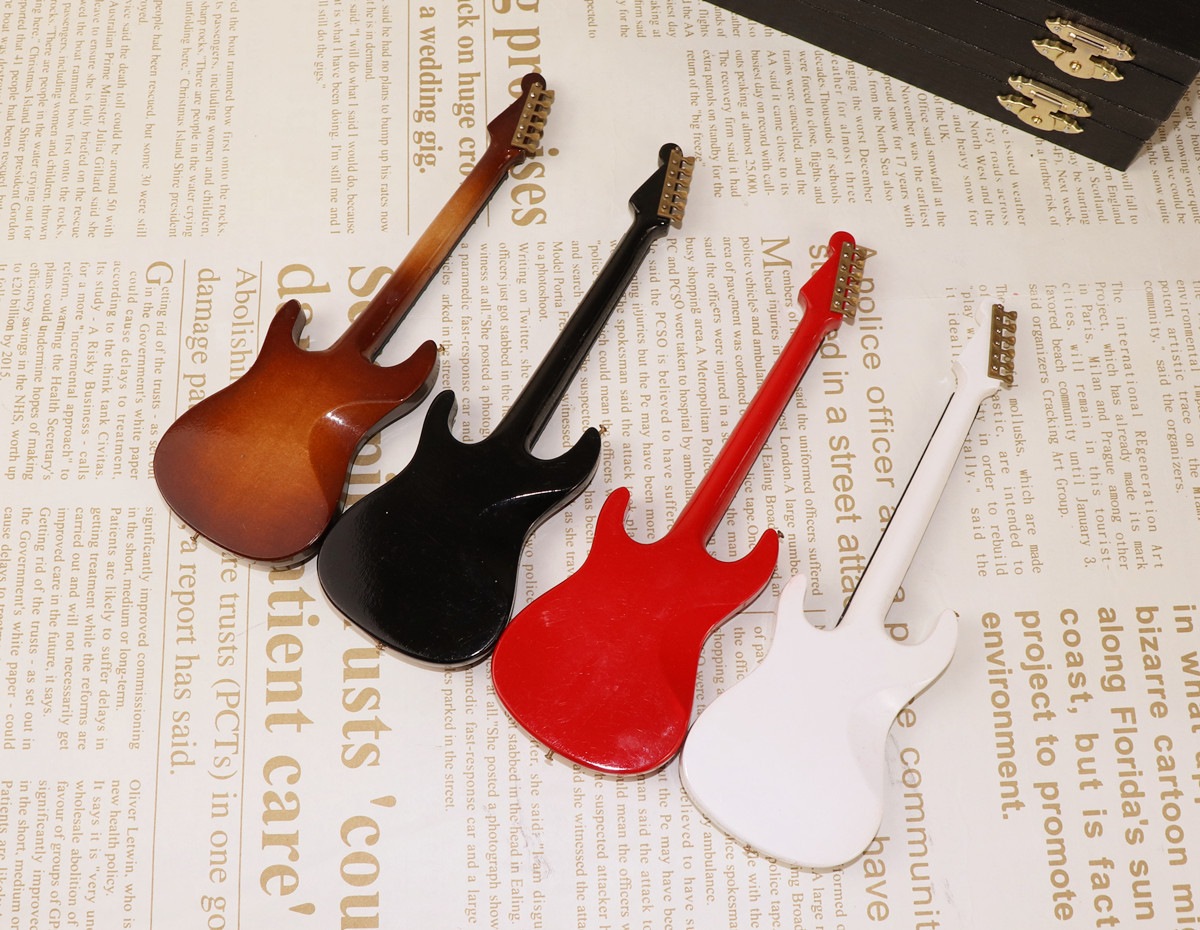 ミニ木製エレキギター,ミニチュア,楽器,装飾,寝室の装飾ギフ - Musical Instrument Gif のレビューと価格